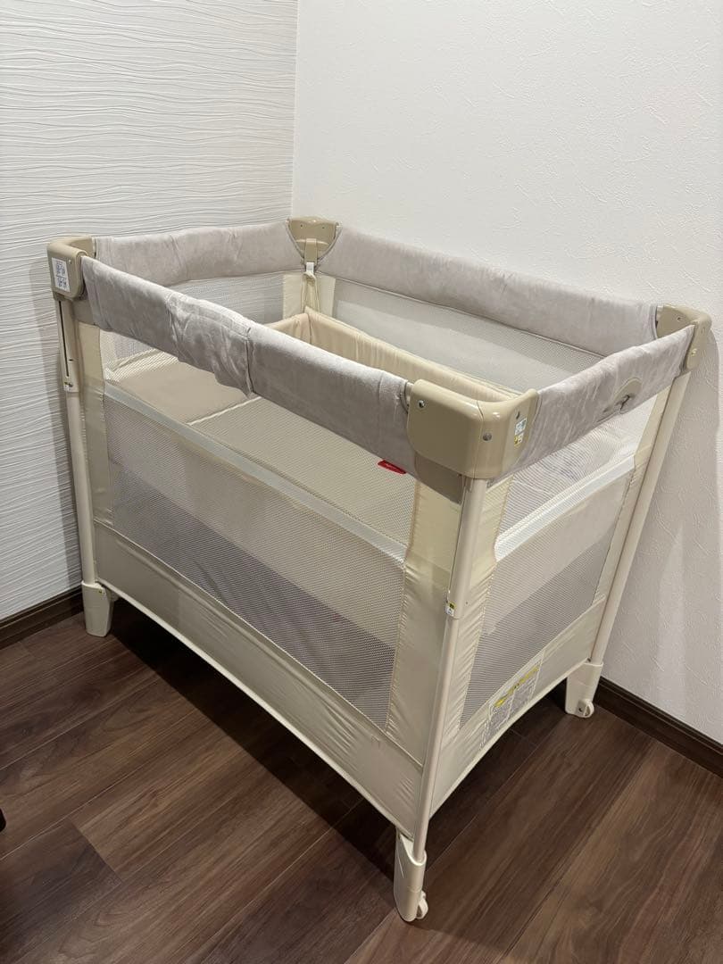 アップリカ　ココネルエアー プラスAB ホワイトベージュ　美品