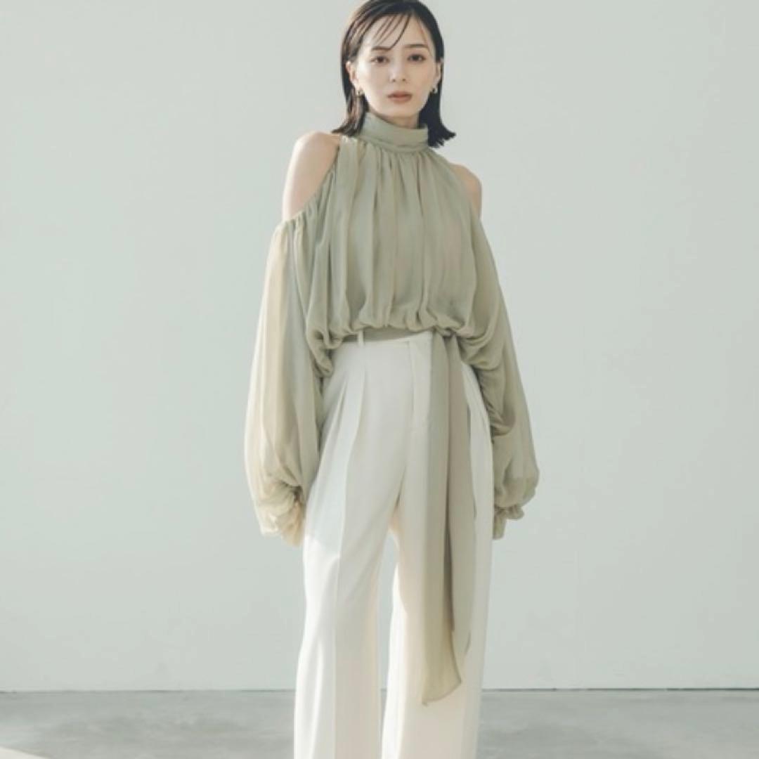 【新品タグ付き】セージグリーン シフォンボリュームブラウス anuans