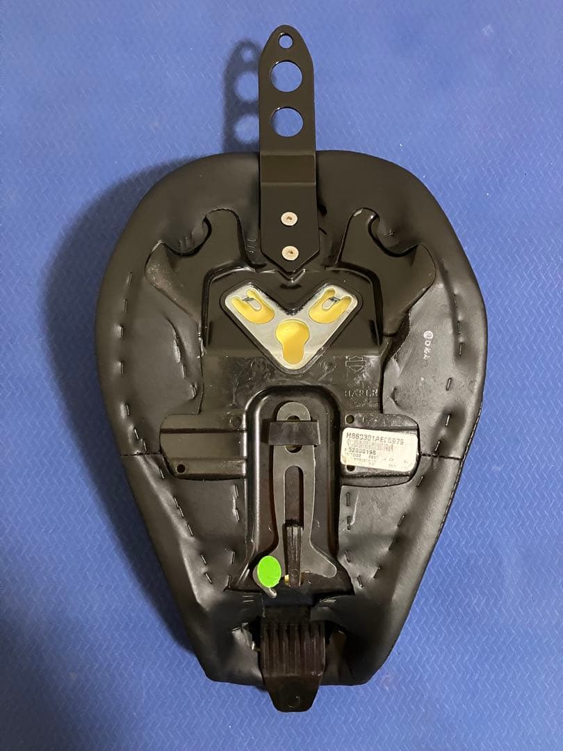 ハーレー　XL スポーツスター　純正シート　ソロシート　美品