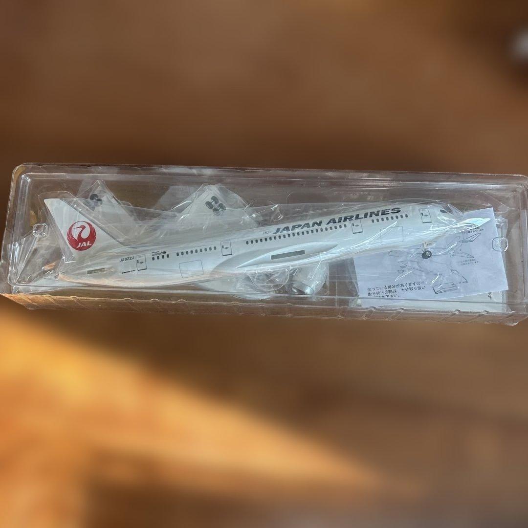 [新品]Boeing 787-8 日本航空 1:200 おまけ　シール付き