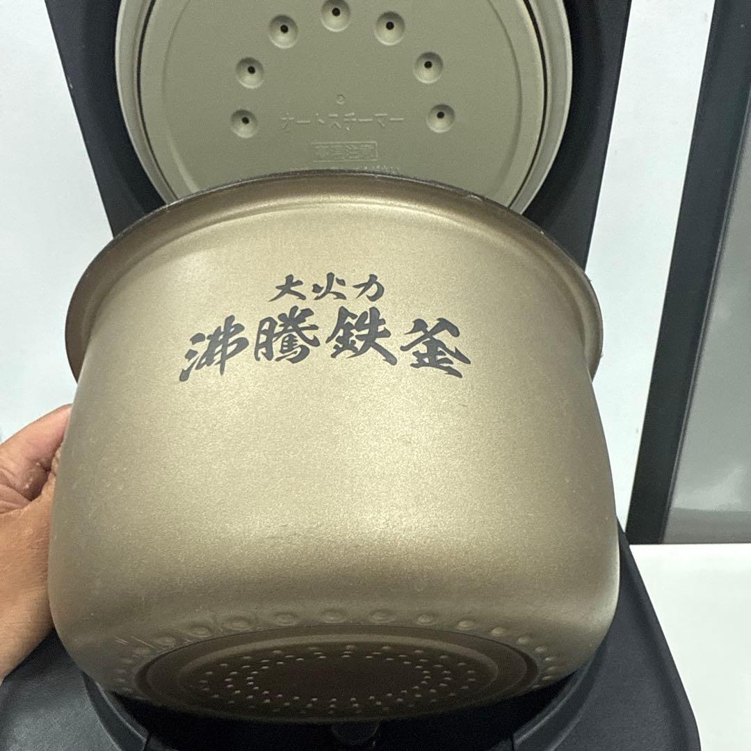 Hitachi RZ-V100GM 圧力&スチームジャー炊飯器 2024年製