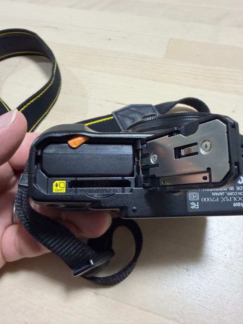 Nikon COOLPIX P7000 ジャンク