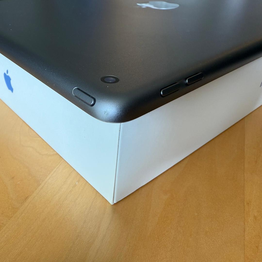 iPad (第9世代) Wi-Fiモデル 64GB(MK2K3J/A)フルセット