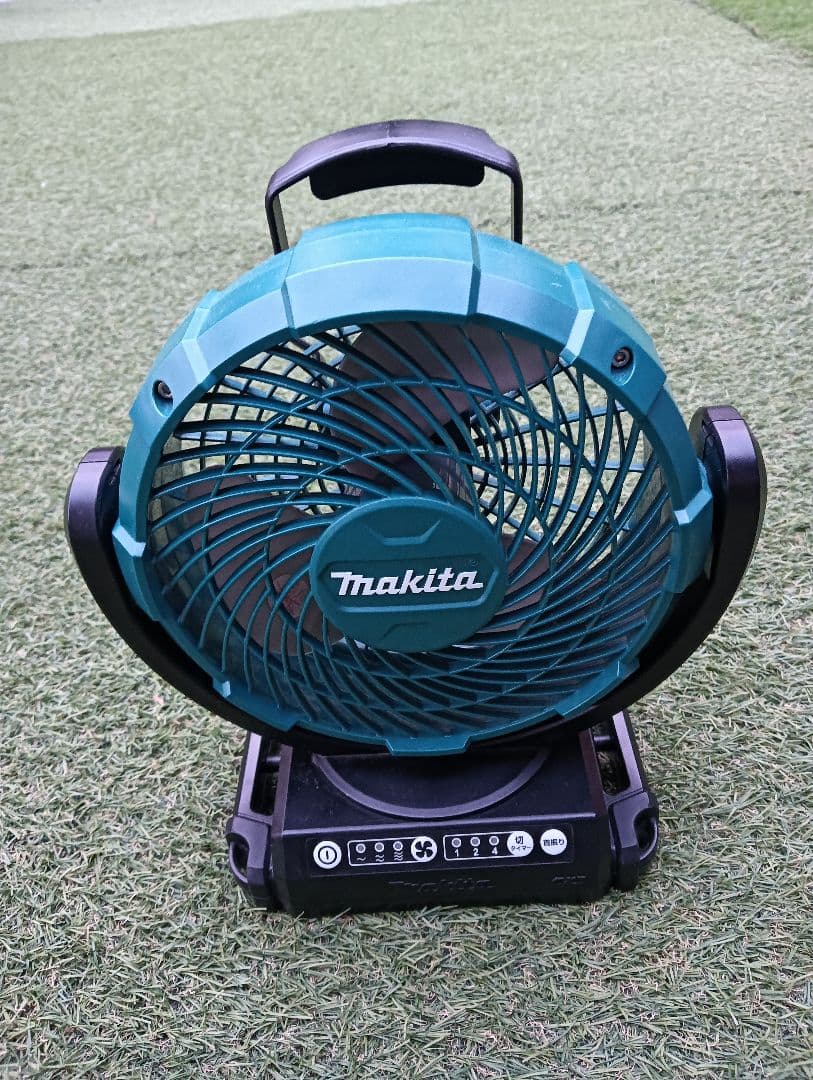 値下げします。‼️Makita 充電式ファン バッテリー2個付き