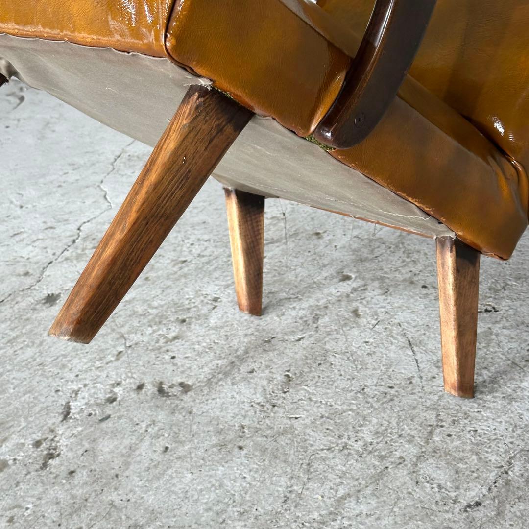 ✦1960〜1970✦PUレザー張り　ラウンジチェア 木製脚　喫茶店　昭和レトロ