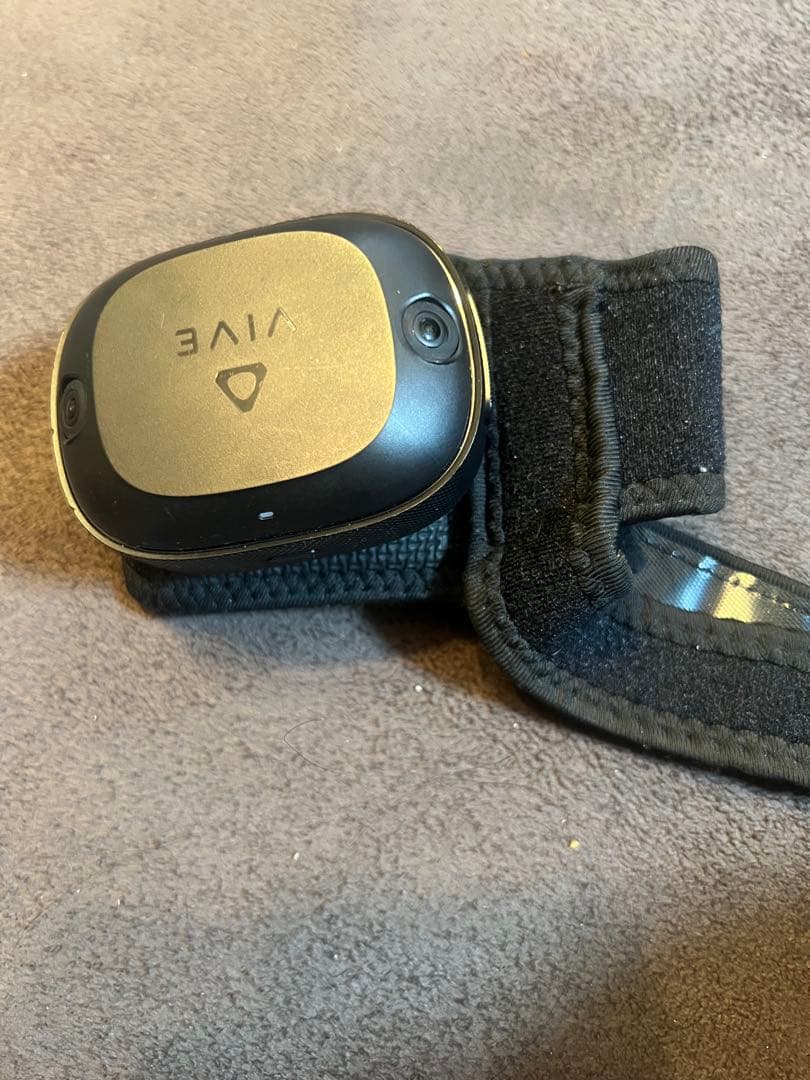 VIVE ultimate tracker　ドングル　ストラップ付き