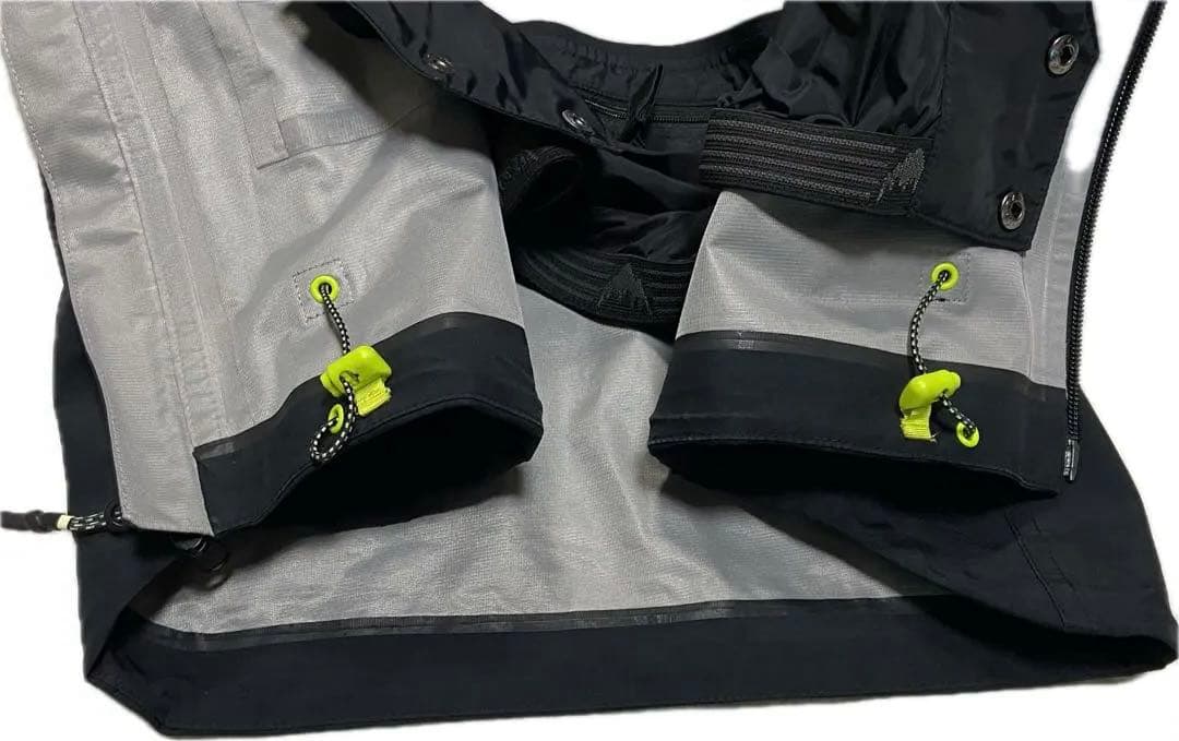 バートン ゴアテックス マウンテンパーカ 黒 Mスノボジャケット スノーウェア