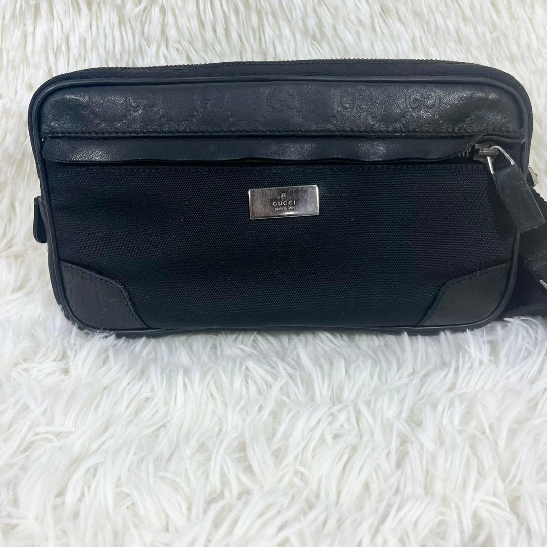 GUCCI グッチ ボディーバッグ シマレザー GG ロゴプレート