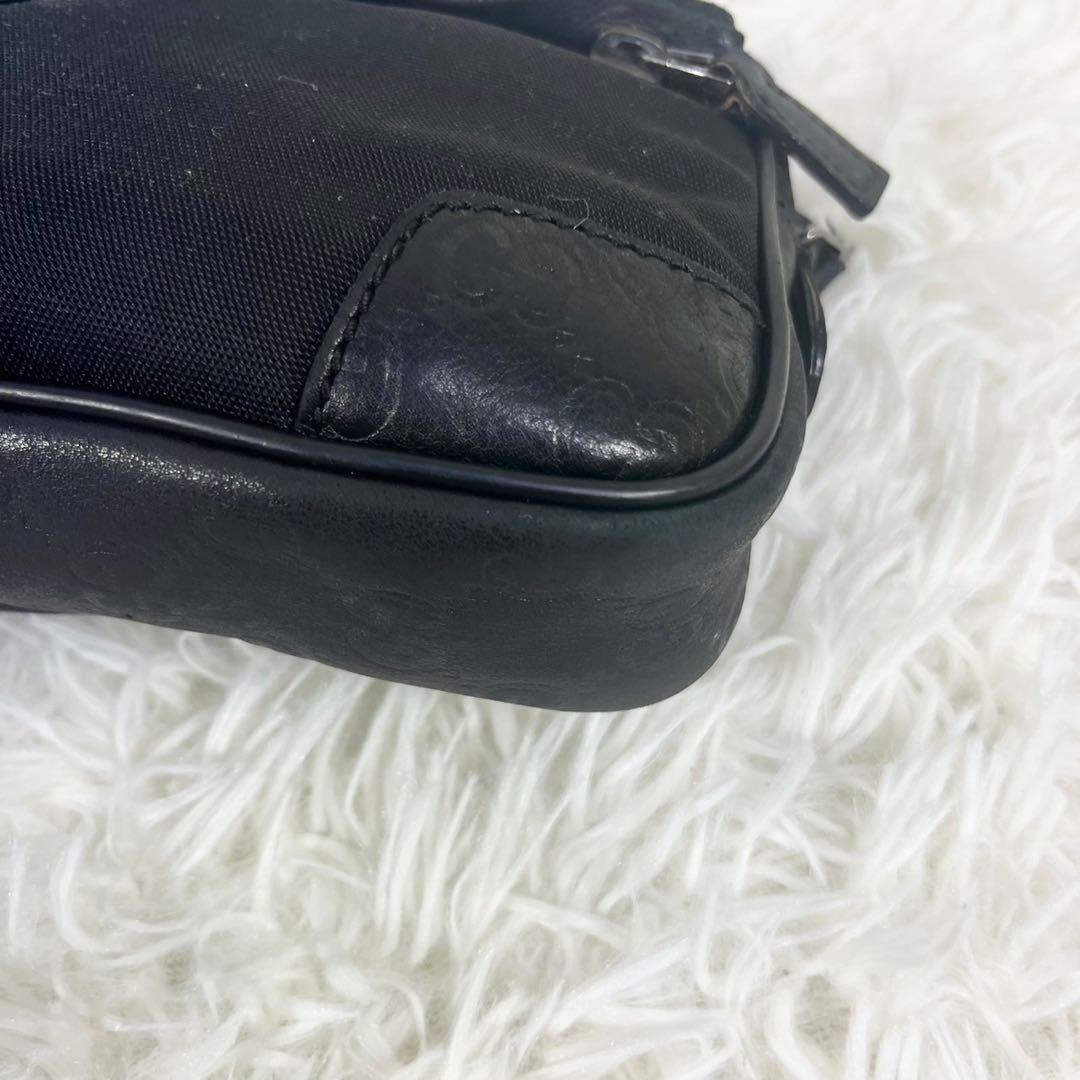 GUCCI グッチ ボディーバッグ シマレザー GG ロゴプレート