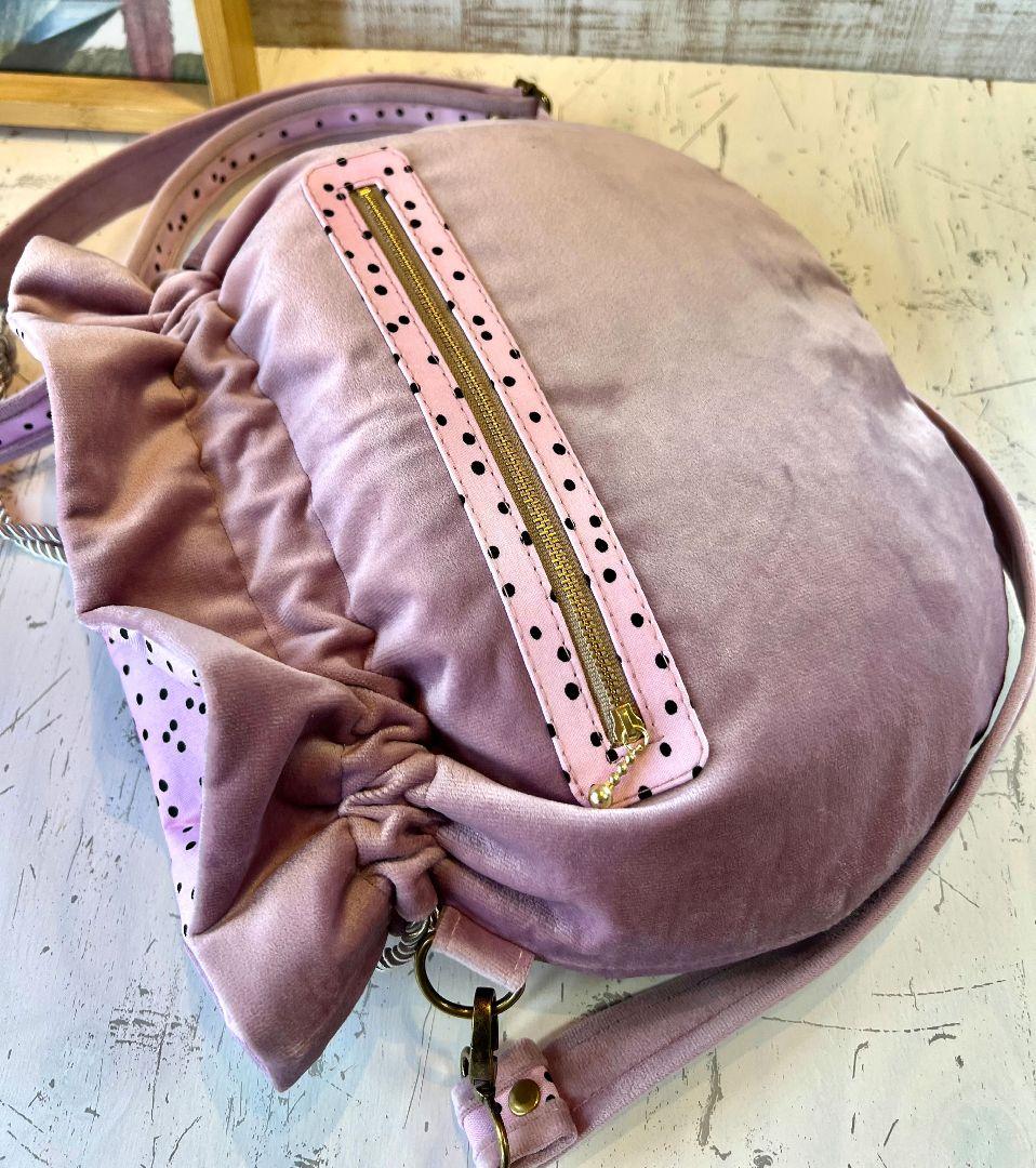 ロラライハリス♡ラベンダーピンクベルベット♡刺繍の丸い巾着ショルダーバッグ