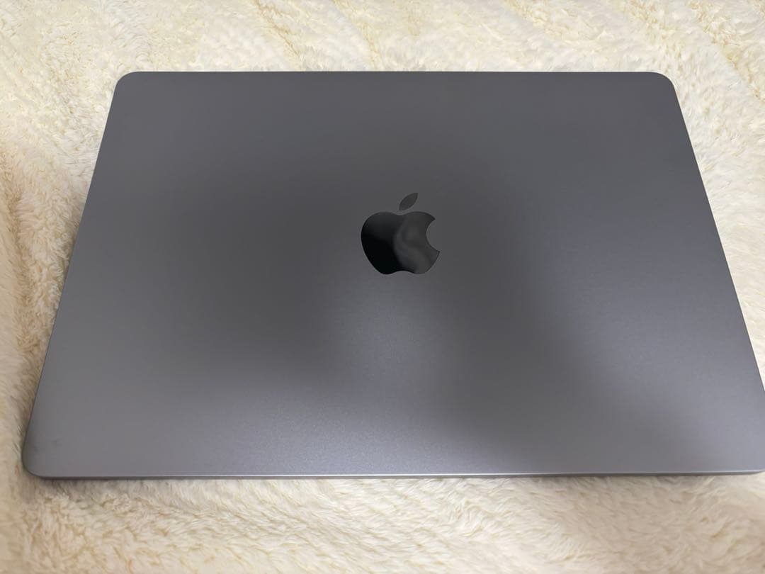 Apple MacBook Air (M2, 2022) 本体