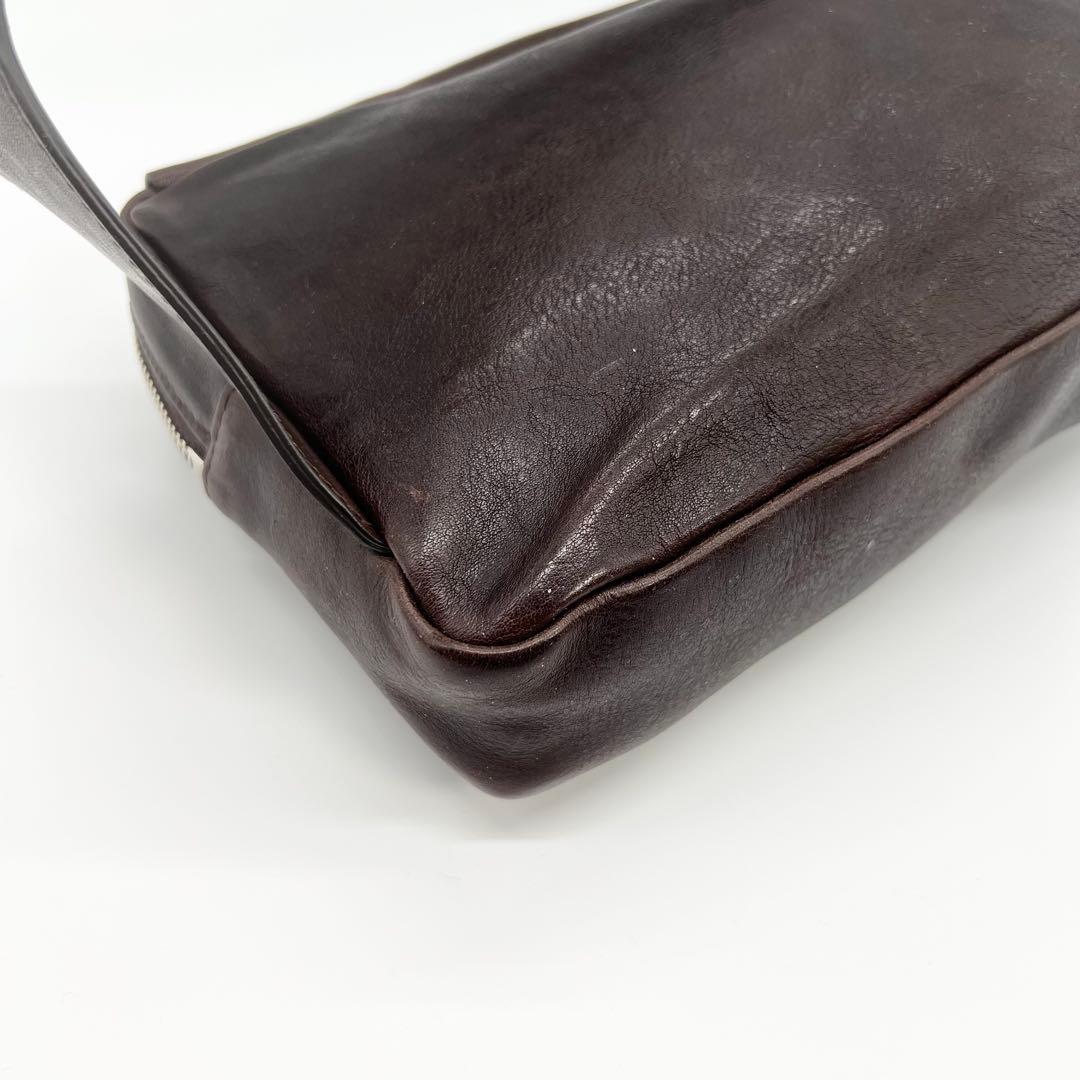 【現行モデル✨美品】イルビゾンテ　ボディバッグ　メタルバックル　レザー　濃茶