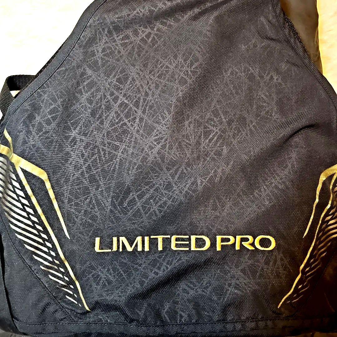 フローティングベスト LIMITED PRO　枕付き
