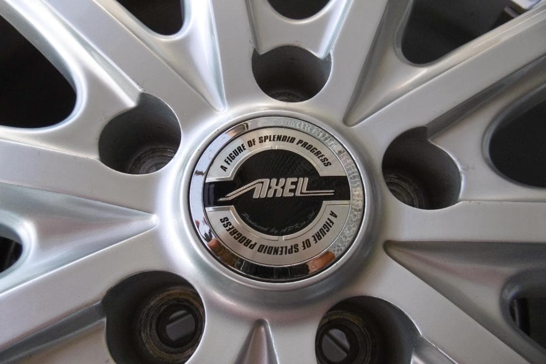 スタッドレスタイヤ　送料込 ４本セット エクストレイル等