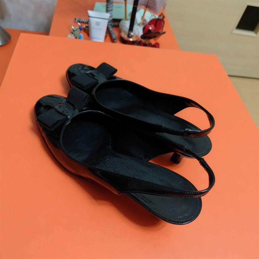 Salvatore Ferragamo エナメル リボン パンプス フェラガモ