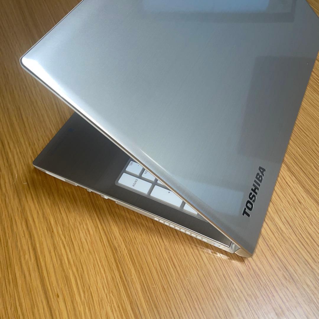 こむぎ　美品！Win11爆速SSD256GB&16GB Dynabook