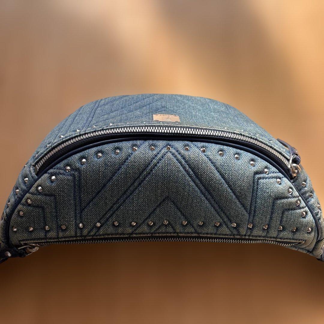 MCMのデニムコレクション スタッズ キルティング ボディバッグ　ウエストバッグ