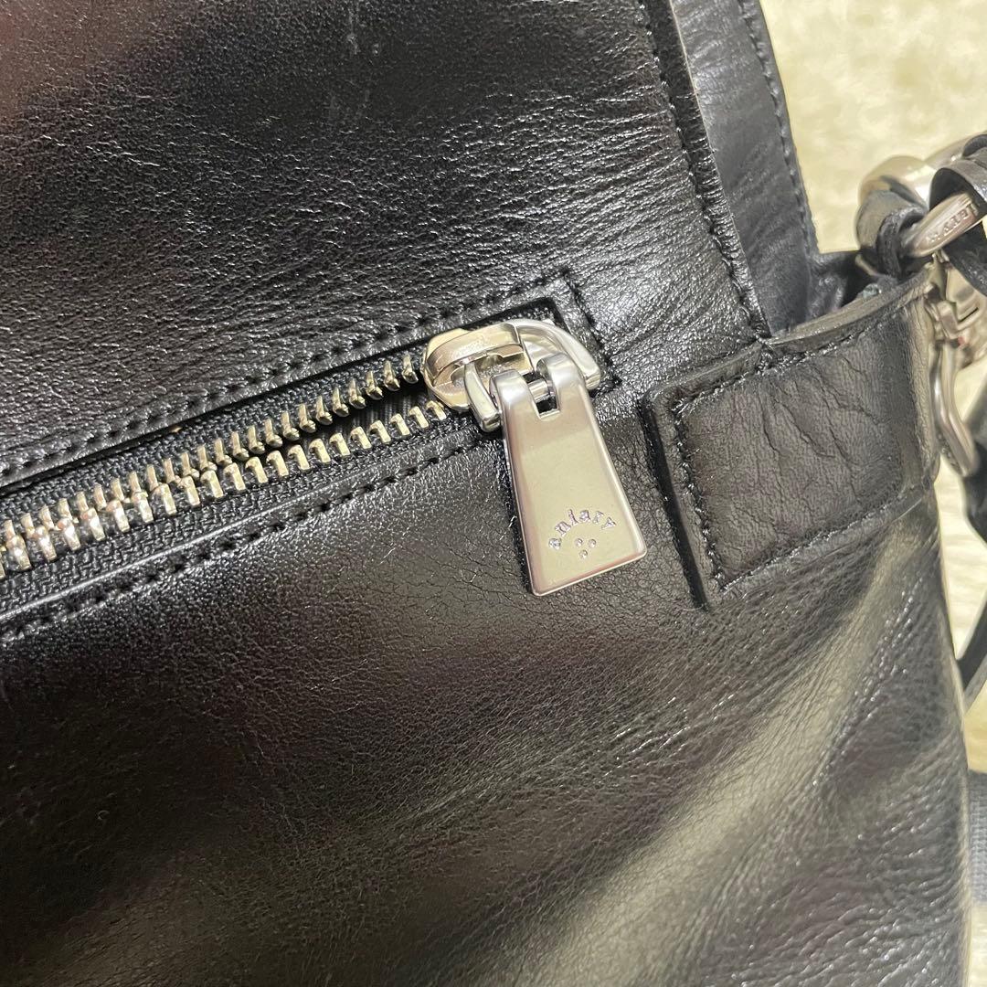 aniary アニアリ　ショルダーバッグ　メッセンジャーバッグ　ブラック　レザー