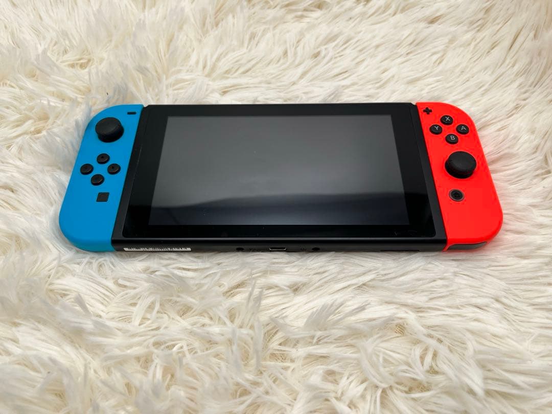 と*。様 Nintendo Switch スイッチ 本体 青/赤