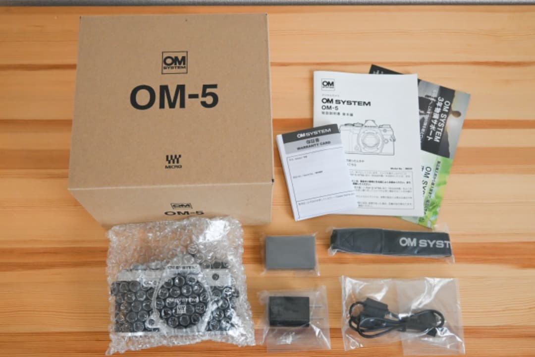 【新品級】OM SYSTEM OM-5 ボディー シルバー