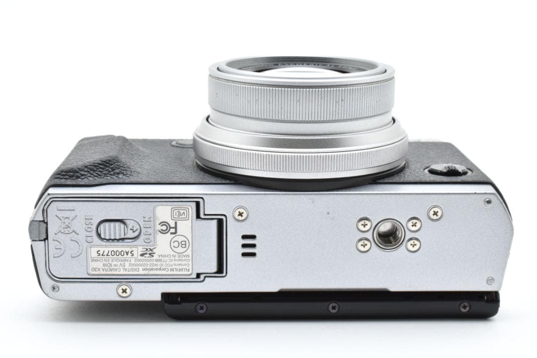 FUJIFILM X30 シルバー コンパクトデジタルカメラ コンデジ 動作品