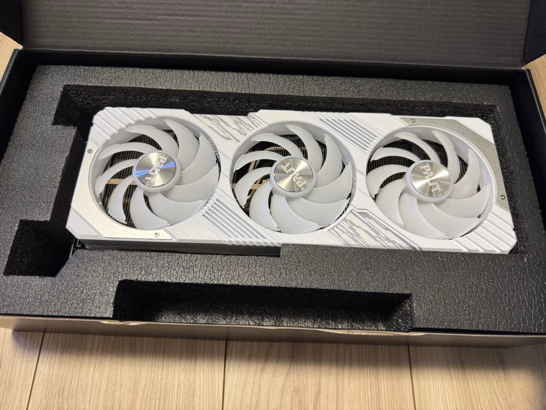 グラフィックボード・グラボ・ビデオカード PALIT White GeForce RTX 4070 Ti
