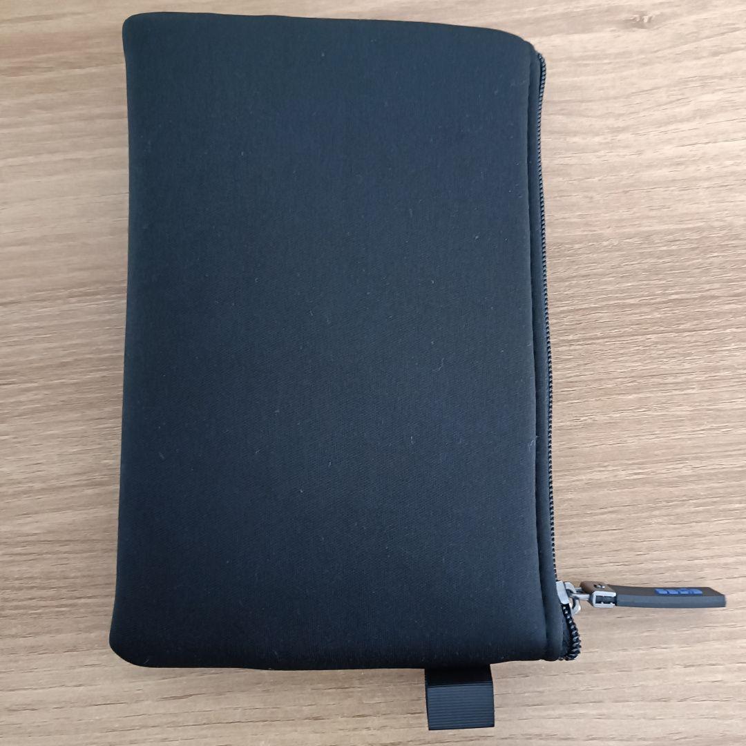 Kindle Paperwhite 8GB 第10世代 広告なし ケース３つ