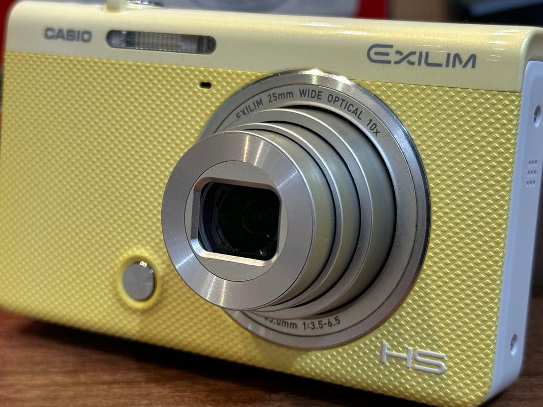 美品 CASIO EXILIM デジカメ EX-ZR70 イエロー