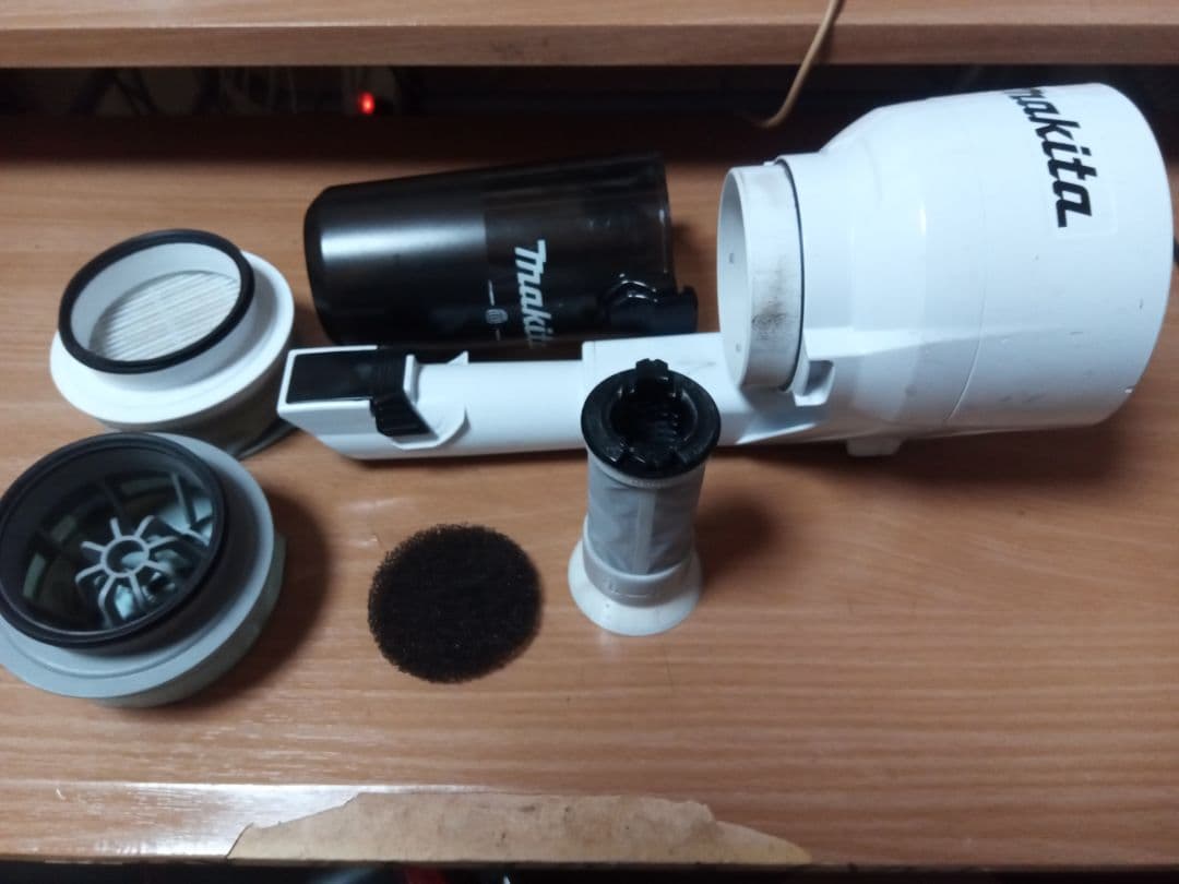 ①Makita 充電式クリーナー CL280FD バッテリー・充電器付き