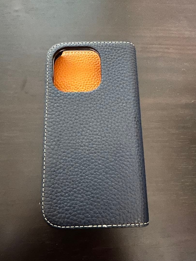 Apple iPhone 15 Pro 256GB ホワイトチタニウム ケース付