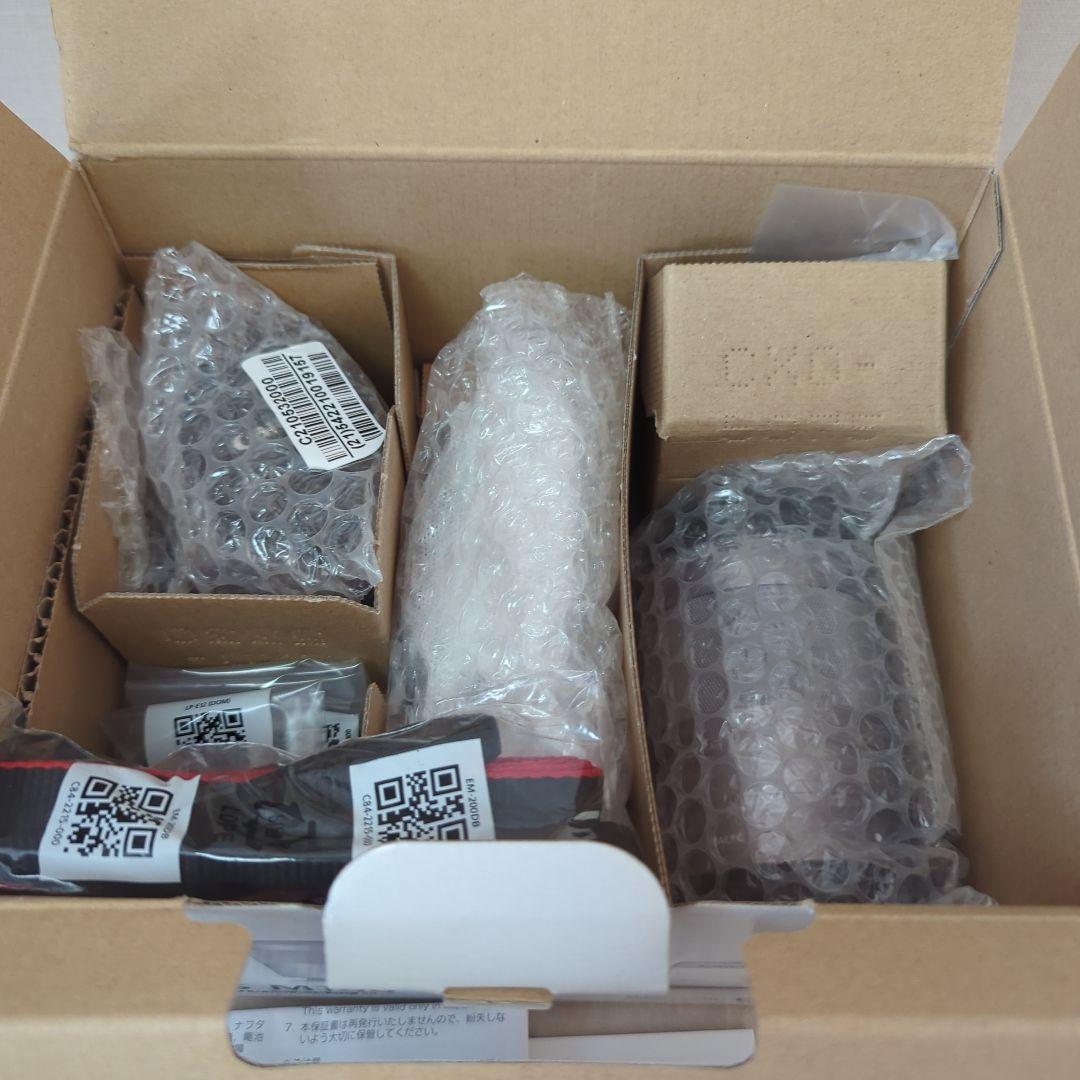 Canon EOS M100 ダブルレンズ 白　ミラーレス　一眼