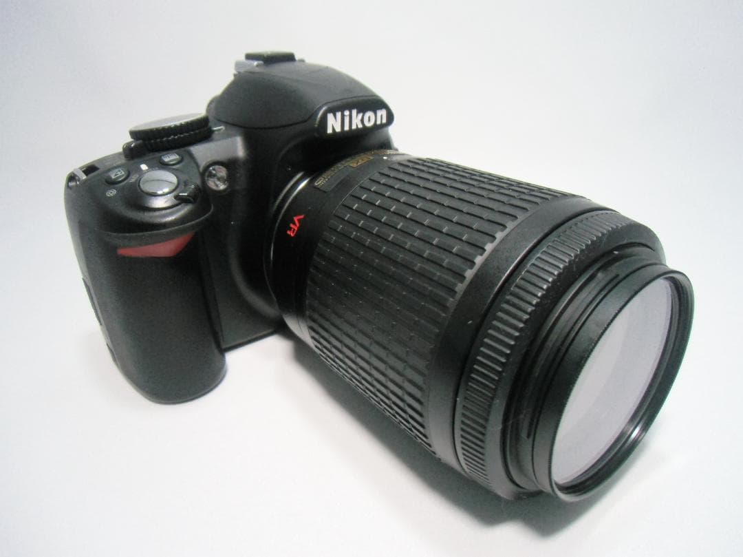 Nikon D3100 デジタル一眼レフカメラ　B057
