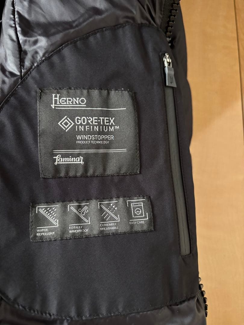 『美品』　HERNOラミナーレディースダウンブラック　38