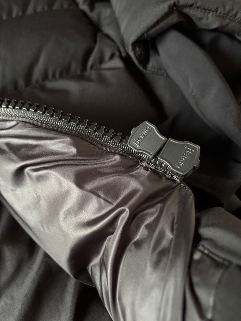 『美品』　HERNOラミナーレディースダウンブラック　38