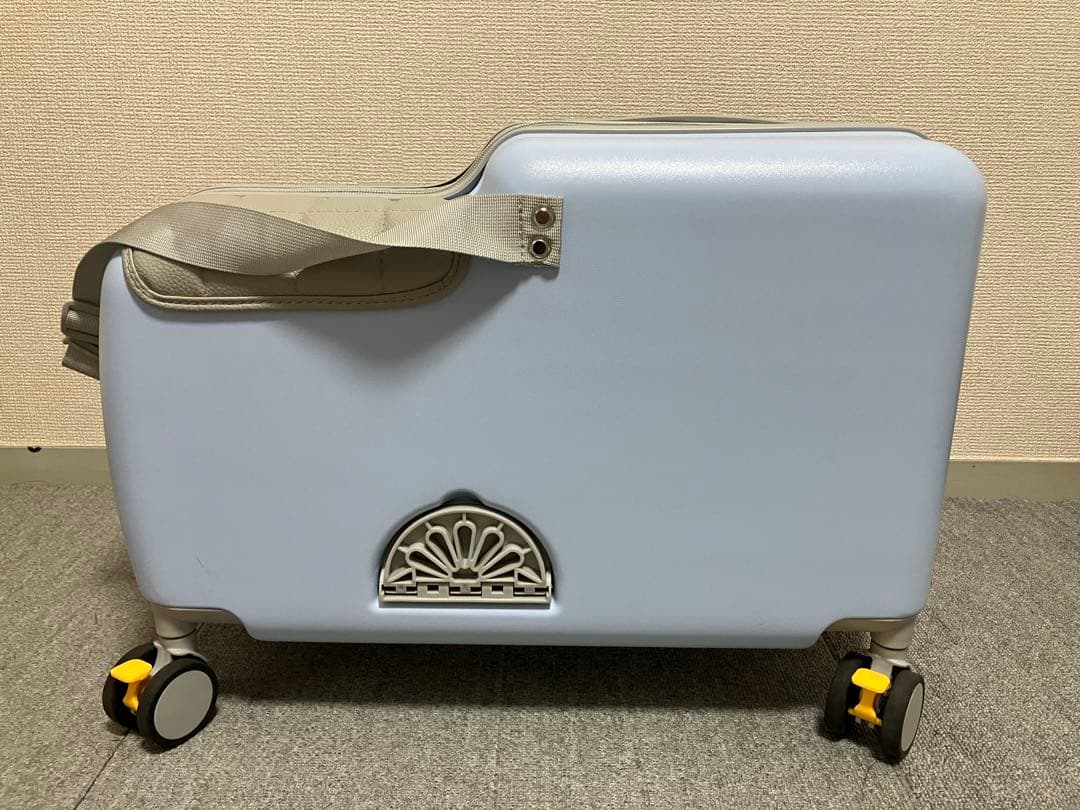 子供が乗れるキャリーケース/安心のベルト付き/ 機内持ち込み可　32L
