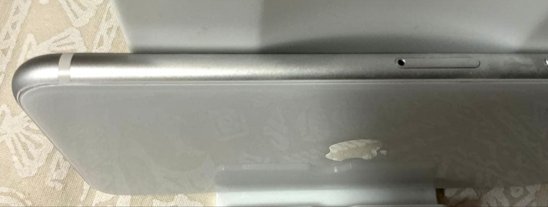 iPhone SE 2 ホワイト128GB