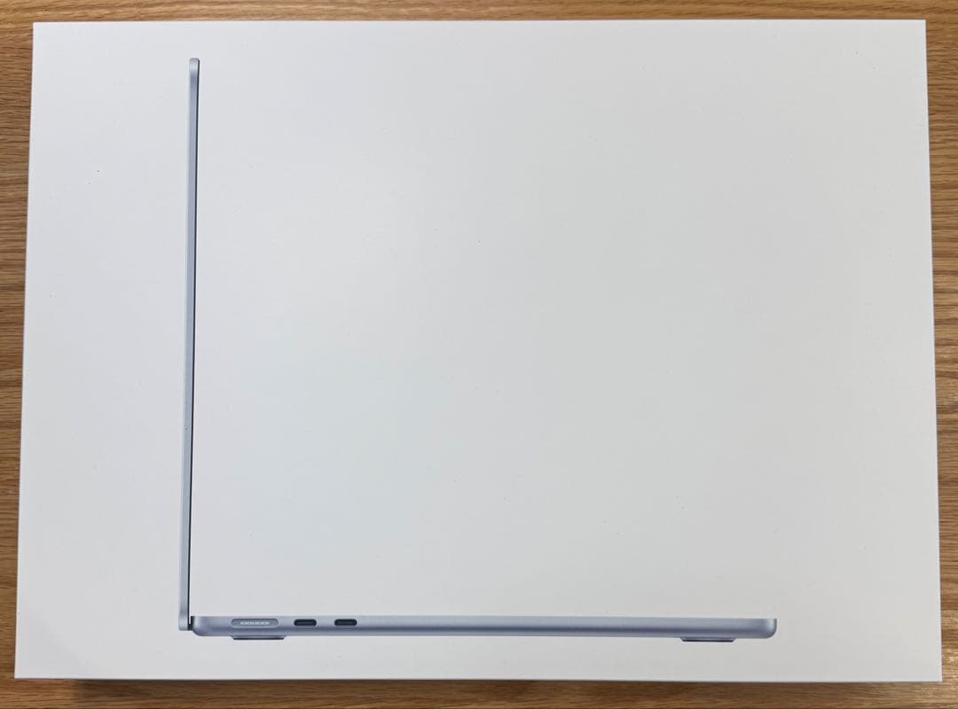 MacBook Air 13インチ M4 16GB 256GB