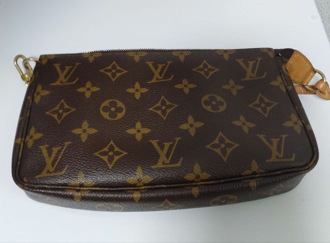 ア*レ様 ルイヴィトン LOUIS VUITTON アクセサリーポーチ