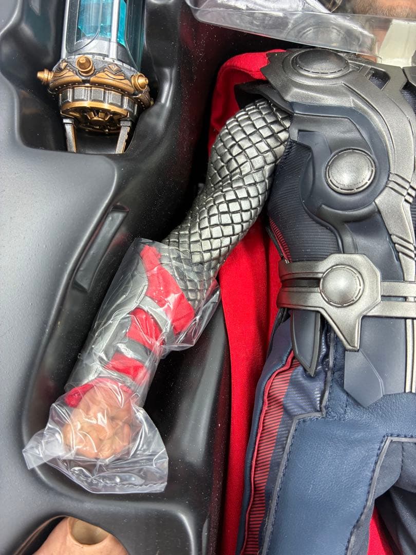 ホットトイズ ソー 1/6 アベンジャーズ 外箱色あせ有