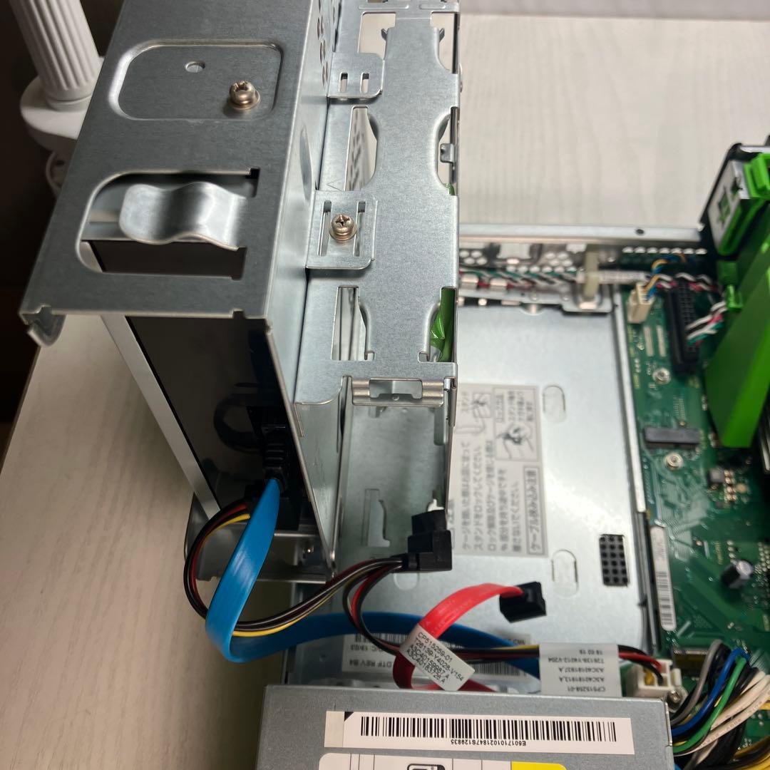 第8世代！Core i5！ESPRIMO D588/TX本体のみジャンク品！