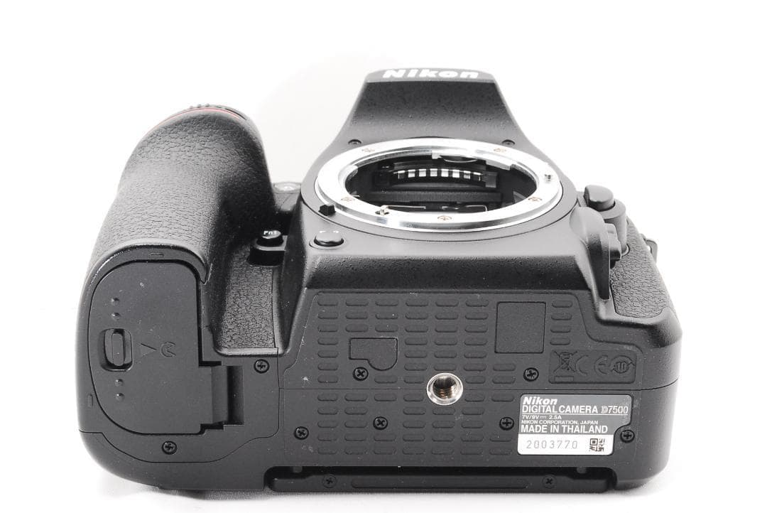 極美品 Nikon D7500 ダブルレンズセット Wi-Fi搭載で高性能♪