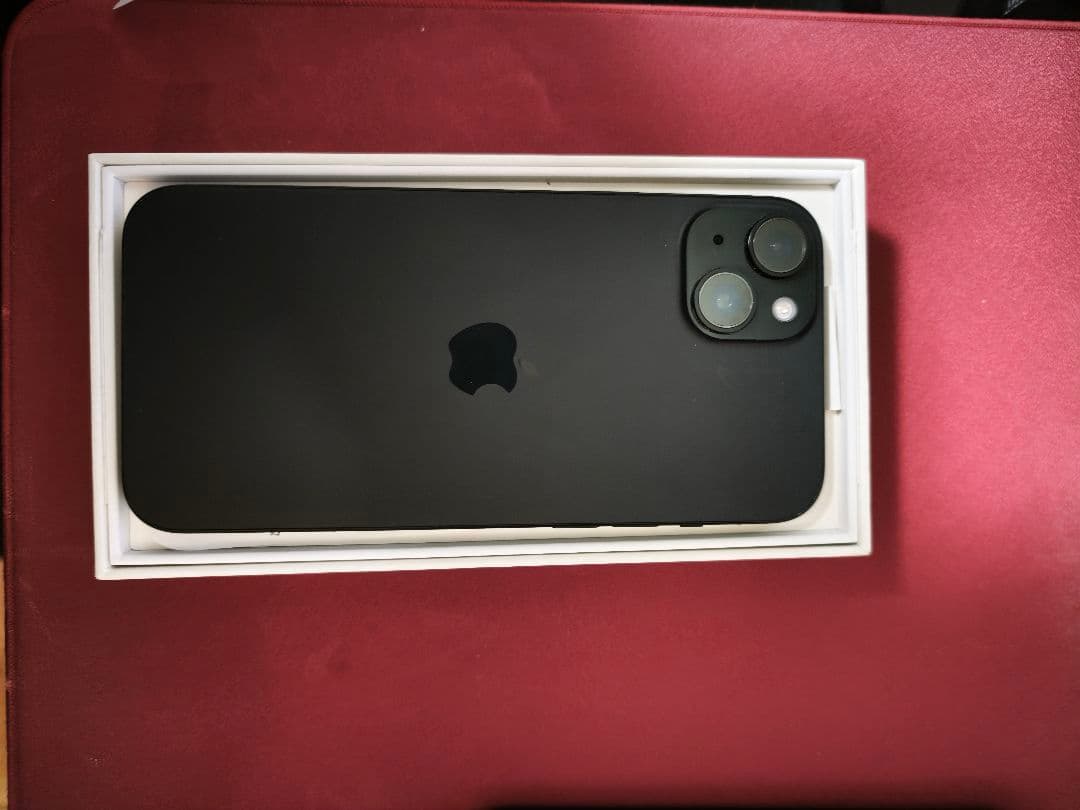 【美品】Apple iPhone 15 Plus 256GB ブラック おまけ付