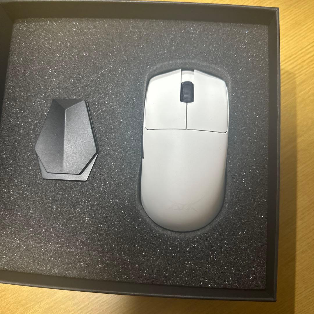 ホワイト ワイヤレスマウス 8kドック