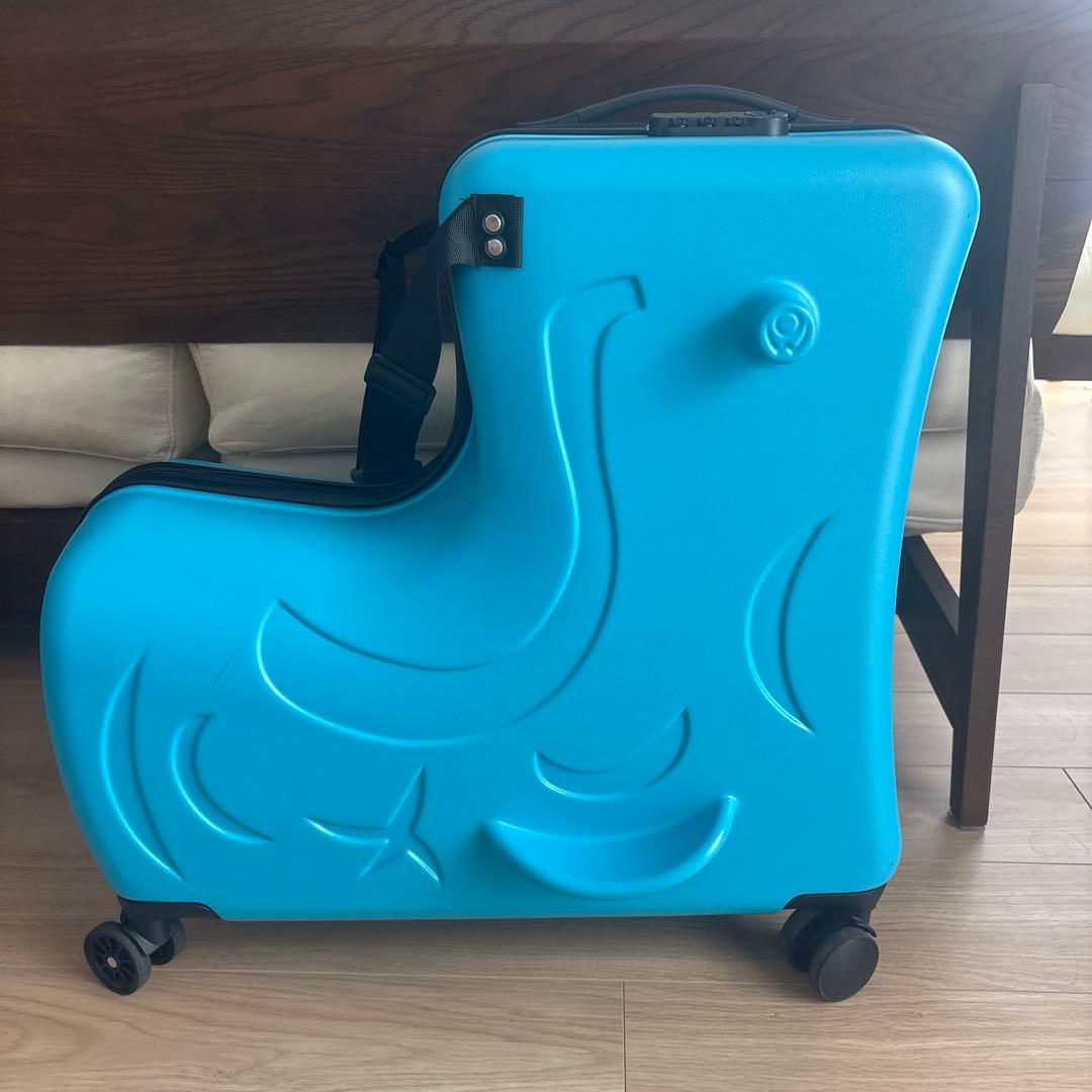 座れる　スーツケース　Mサイズ