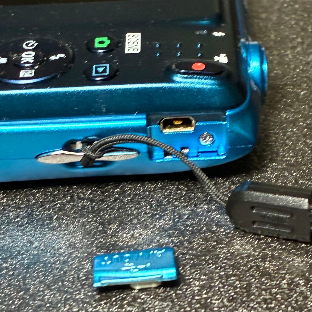 動作品 Nikon COOLPIX S3600 シルバー ブルー デジカメ