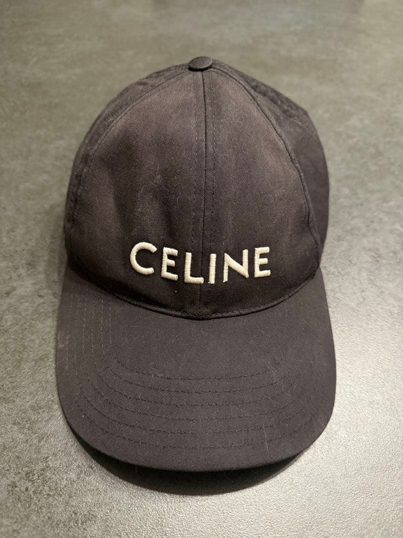 CELINE 黒 ベースボールキャップ