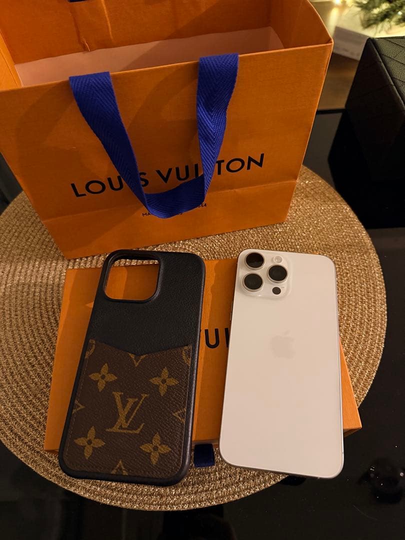 iPhone 15 ProMax 512GB LVケース付き