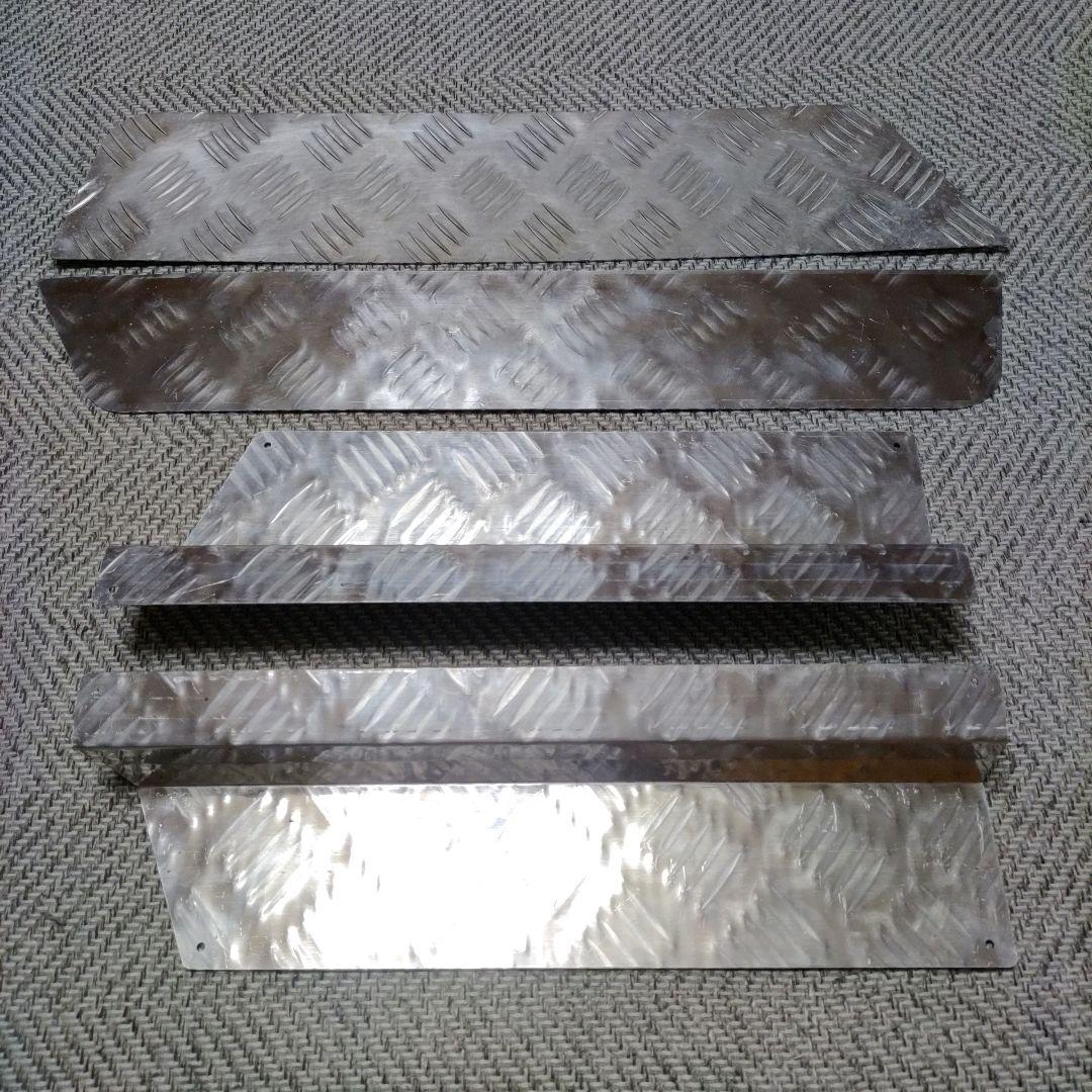 【たぁ】デリカD5　アルミ製　ステップカバー4個セット