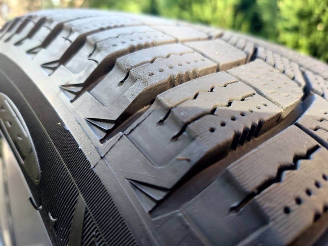 【ミケチャ】スタッドレスタイヤ ホイール