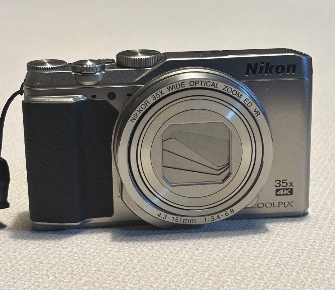 【美品】Nikon COOLPIX A900 シルバー　デジタルカメラ